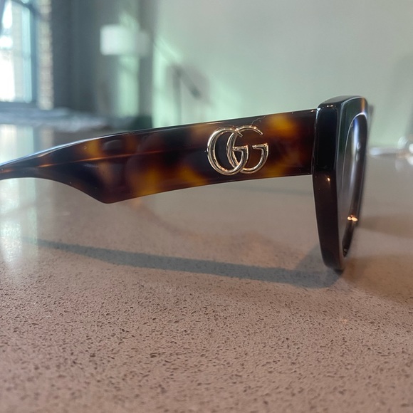 Gucci Sunglasses - Picture 2 of 3